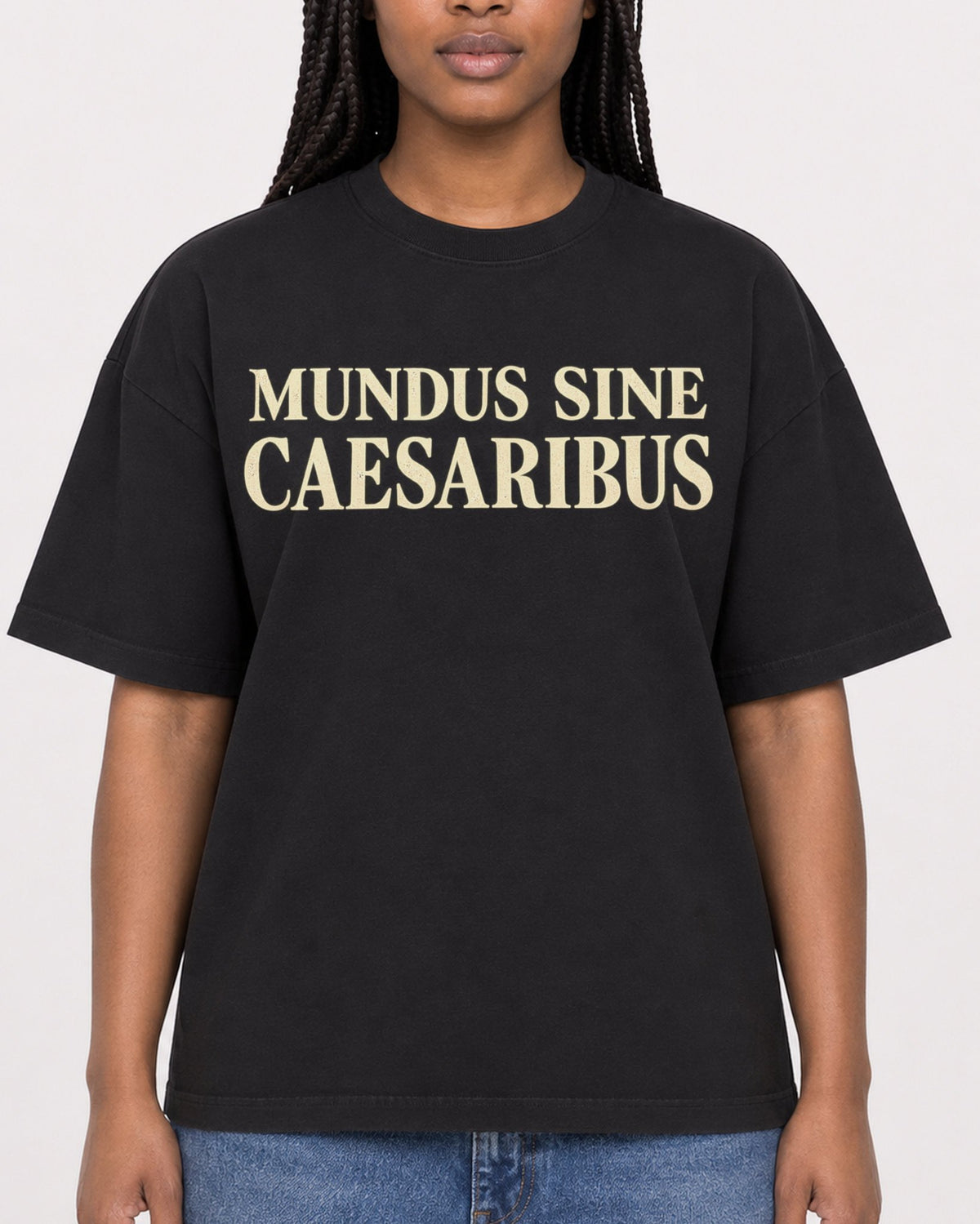 Mockup Boxy Heavyweight Tee Black female close-up 04