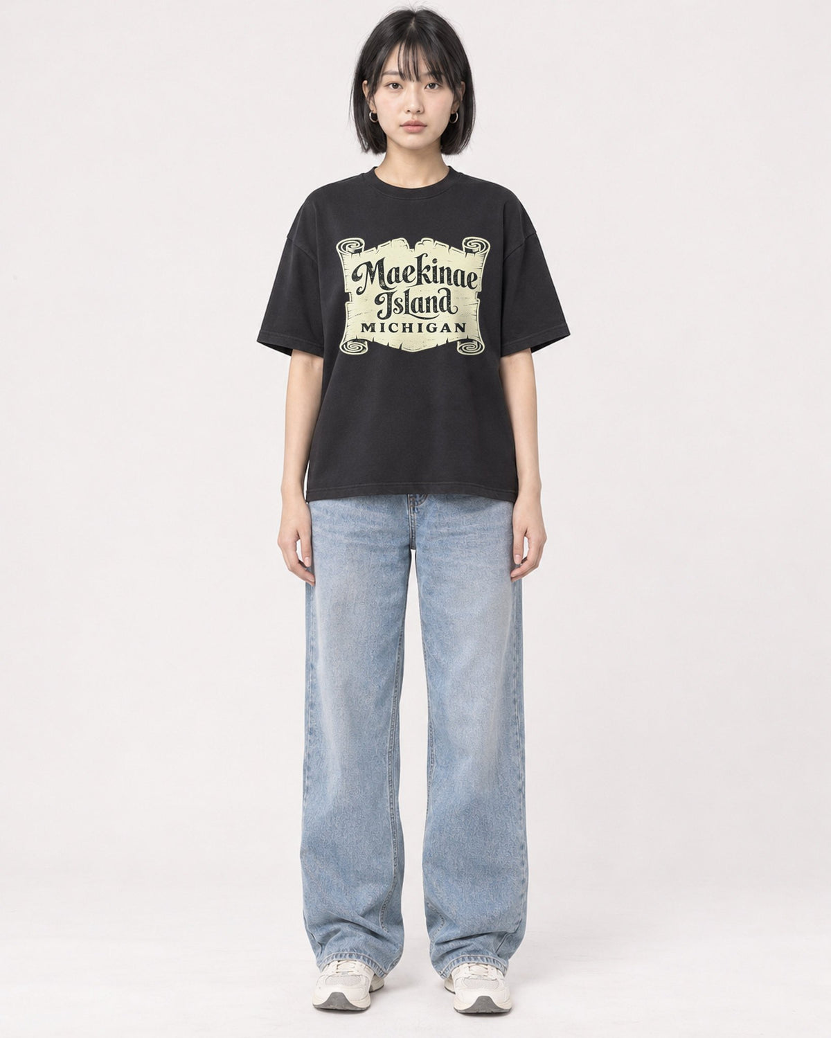 Mockup Boxy Heavyweight Tee Black female full-body 11
