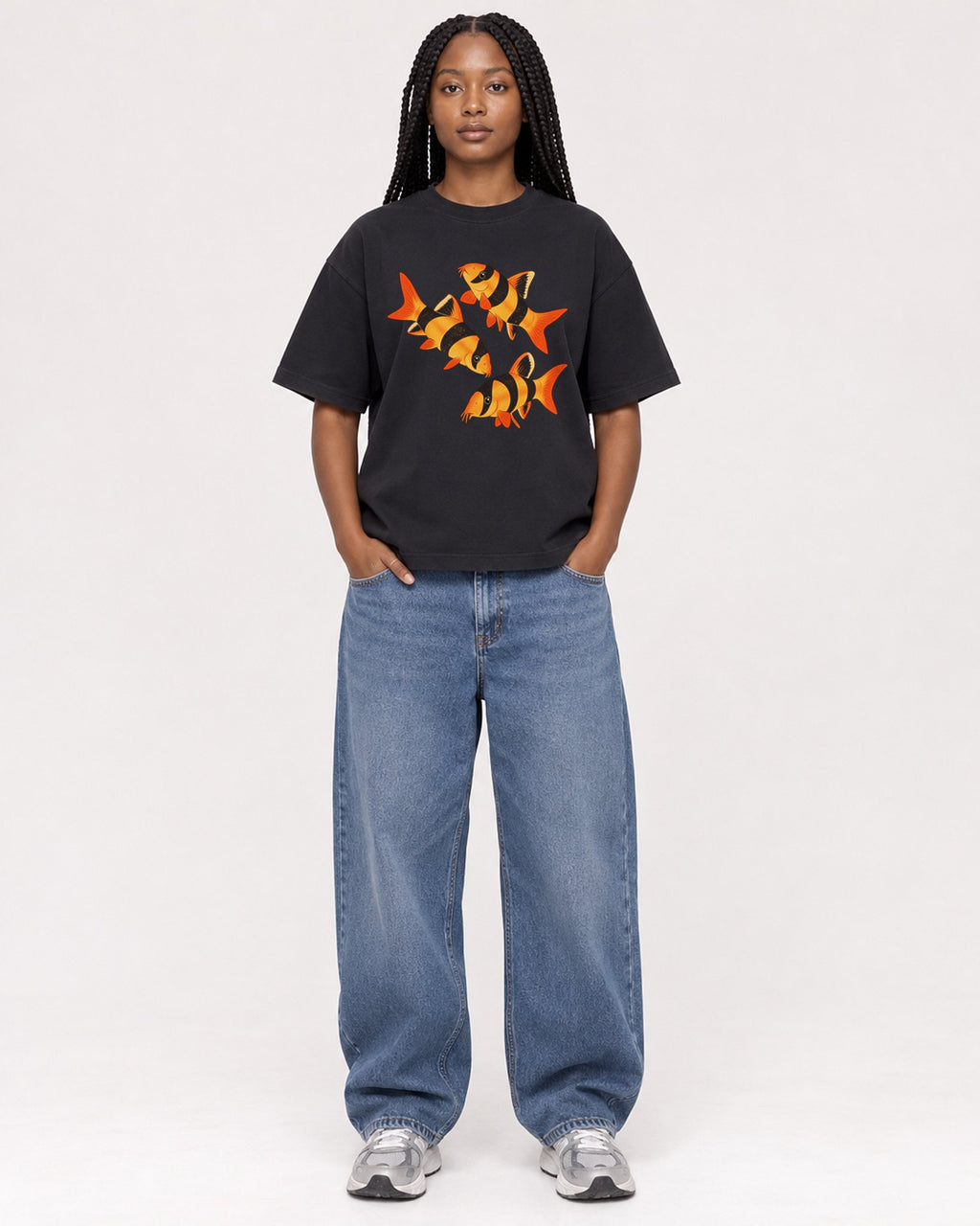 Mockup Boxy Heavyweight Tee Black female full-body 04