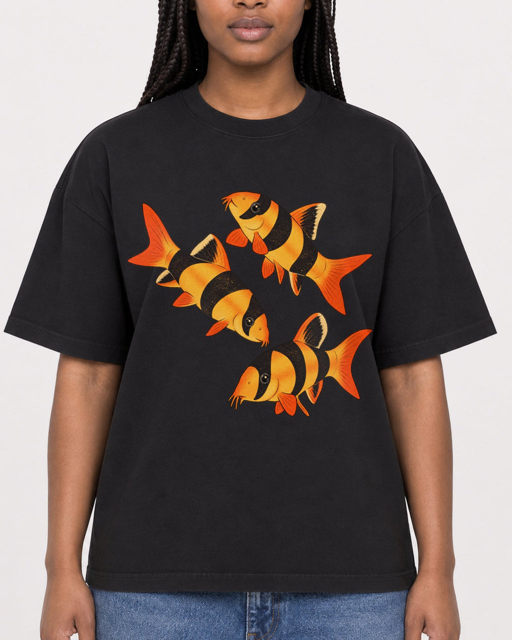 Mockup Boxy Heavyweight Tee Black female close-up 04