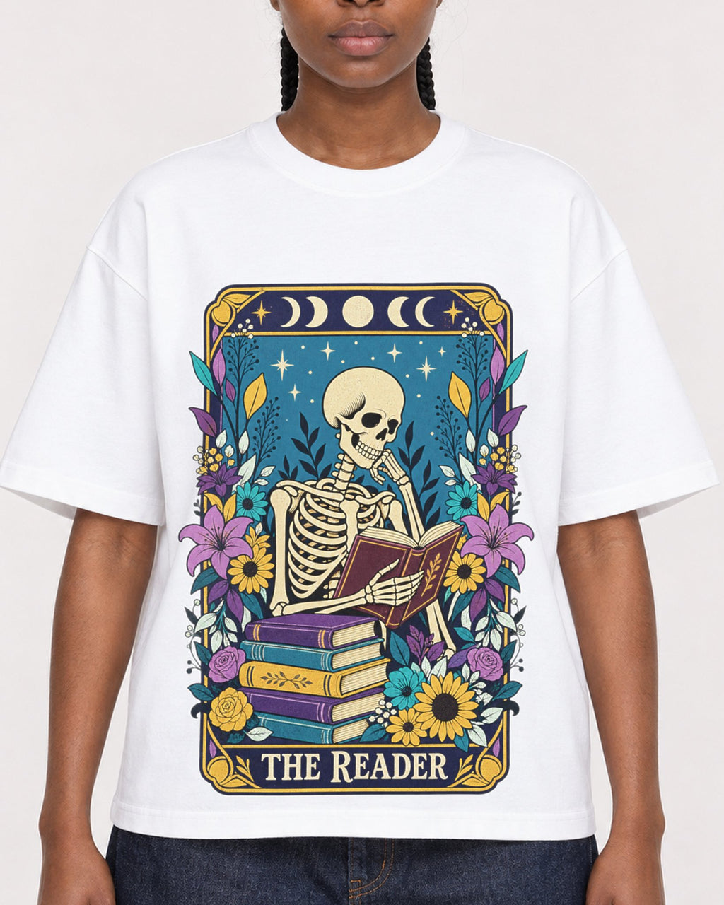 Mockup Boxy Heavyweight Tee White female close-up 44