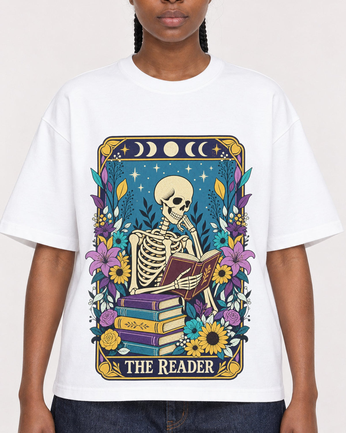 Mockup Boxy Heavyweight Tee White female close-up 44