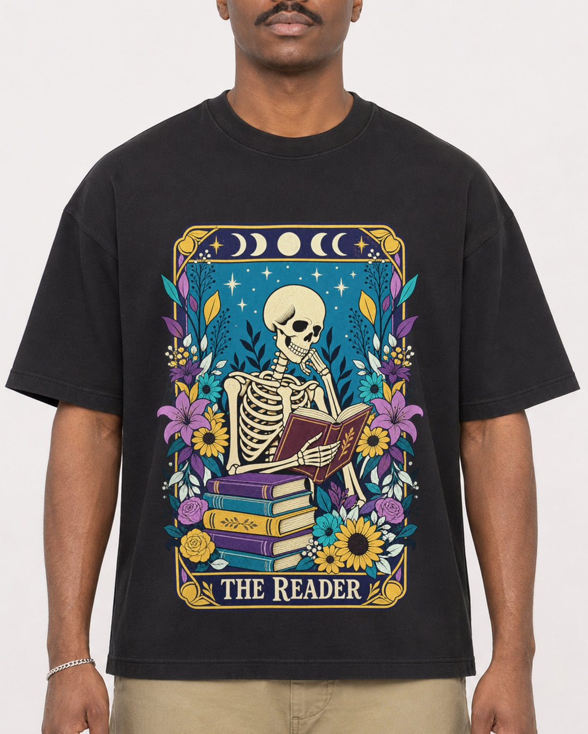 Mockup Boxy Heavyweight Tee Black male close-up 44