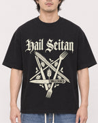 Mockup Boxy Heavyweight Tee Black male close-up 03