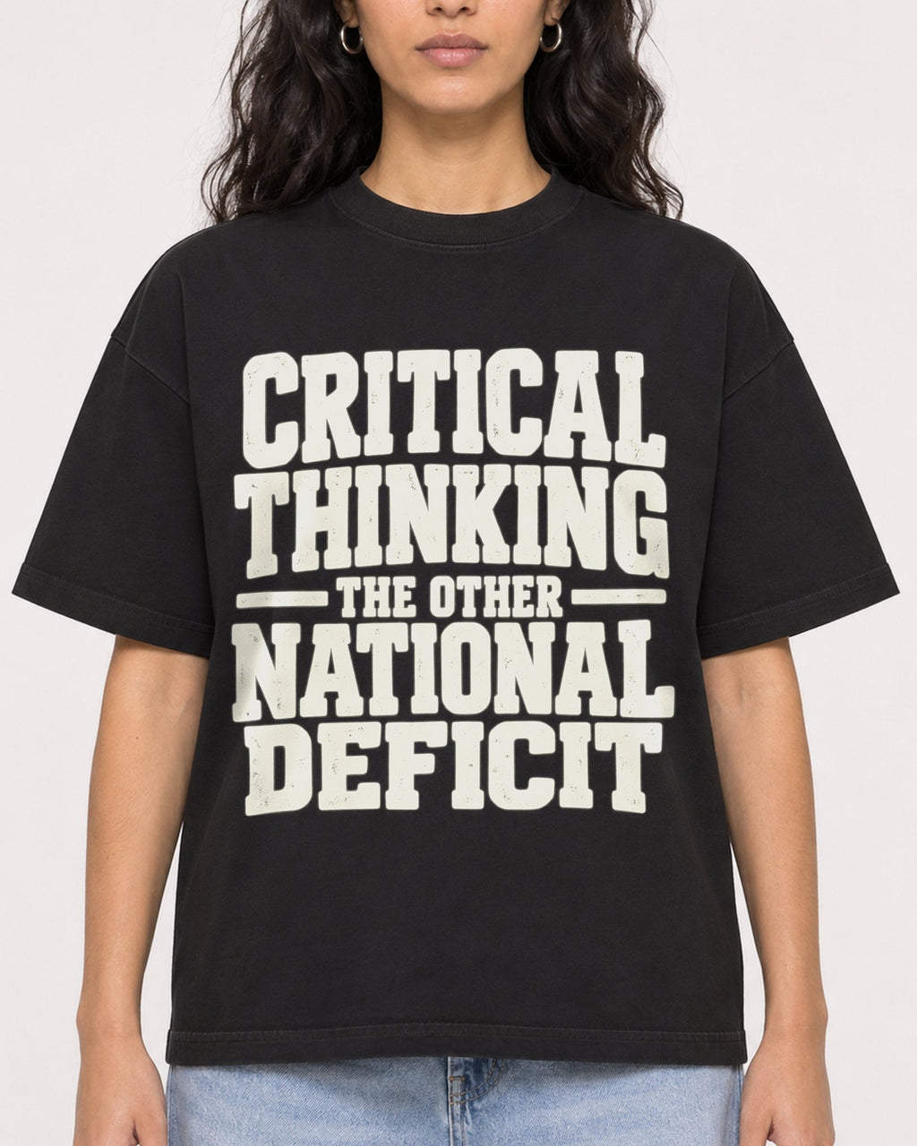 Mockup Boxy Heavyweight Tee Black female close-up 07