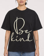 Mockup Boxy Heavyweight Tee Black female close-up 12