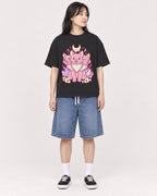 Mockup Boxy Heavyweight Tee Black female full-body 13