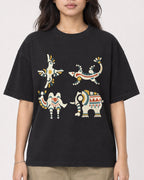 Mockup Boxy Heavyweight Tee Black female close-up 02