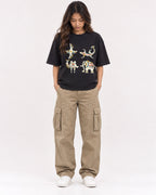 Mockup Boxy Heavyweight Tee Black female full-body 02