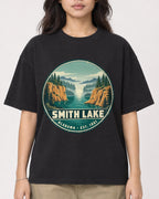 Mockup Boxy Heavyweight Tee Black female close-up 02