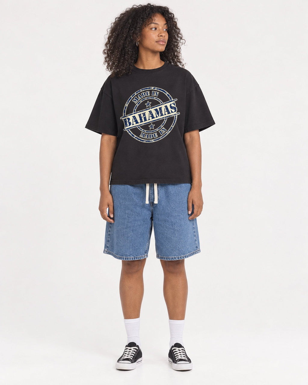 Mockup Boxy Heavyweight Tee Black female full-body 05