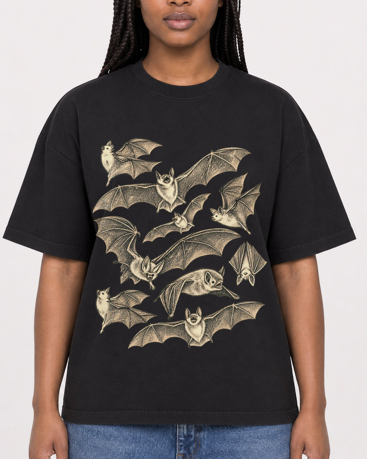 Mockup Boxy Heavyweight Tee Black female close-up 04
