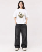 Mockup Boxy Heavyweight Tee White female full-body 03