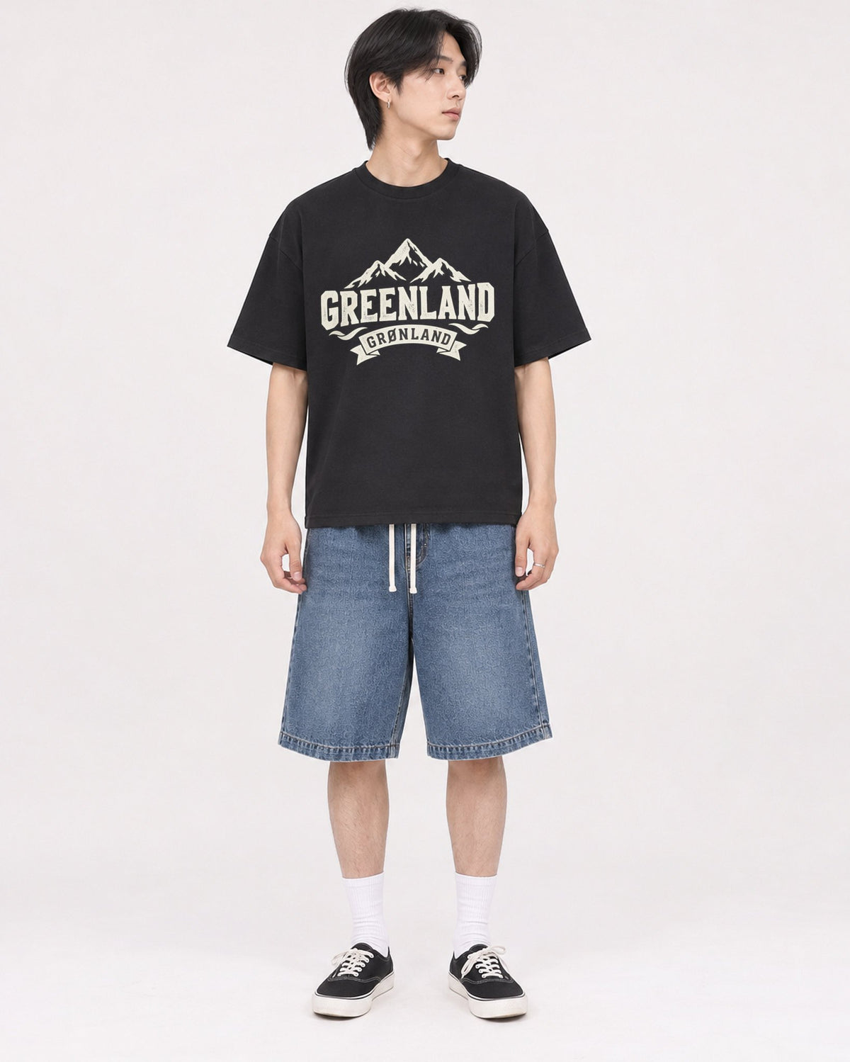 Mockup Boxy Heavyweight Tee Black male full-body 11