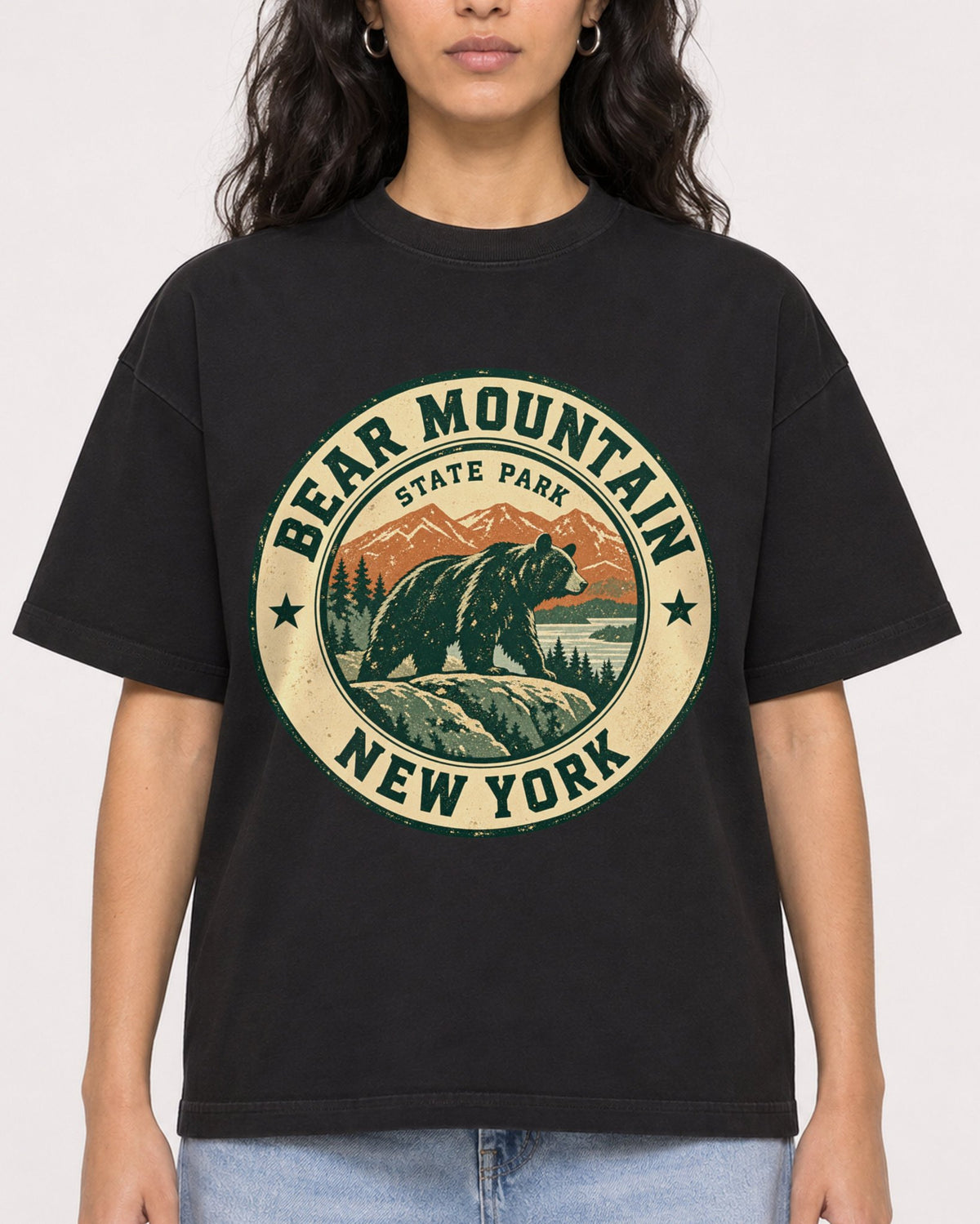 Mockup Boxy Heavyweight Tee Black female close-up 07