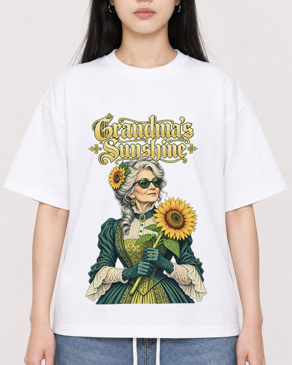Mockup Boxy Heavyweight Tee White female close-up 01