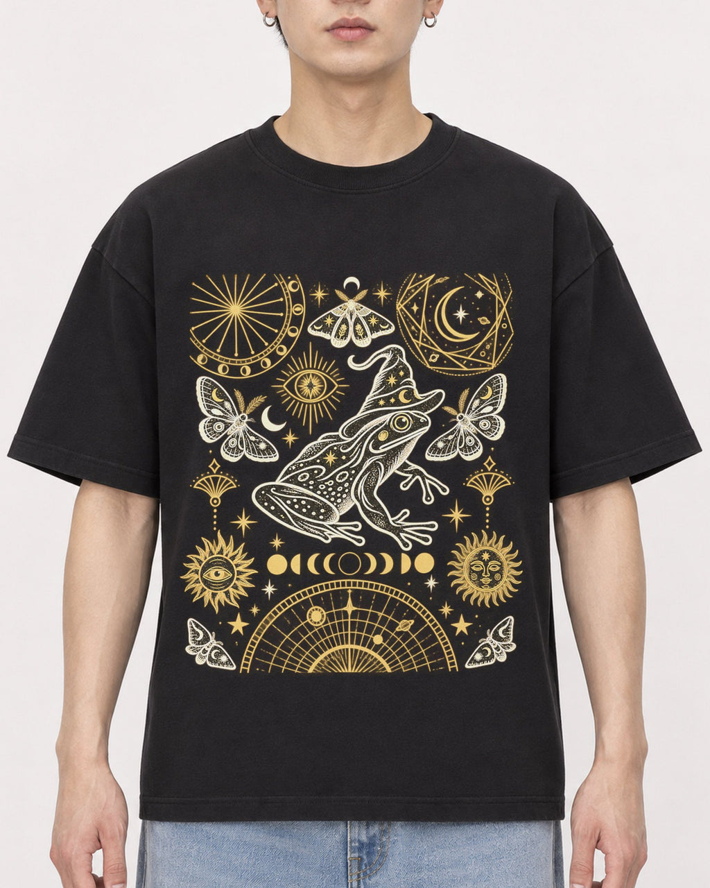 Mockup Boxy Heavyweight Tee Black male close-up 01
