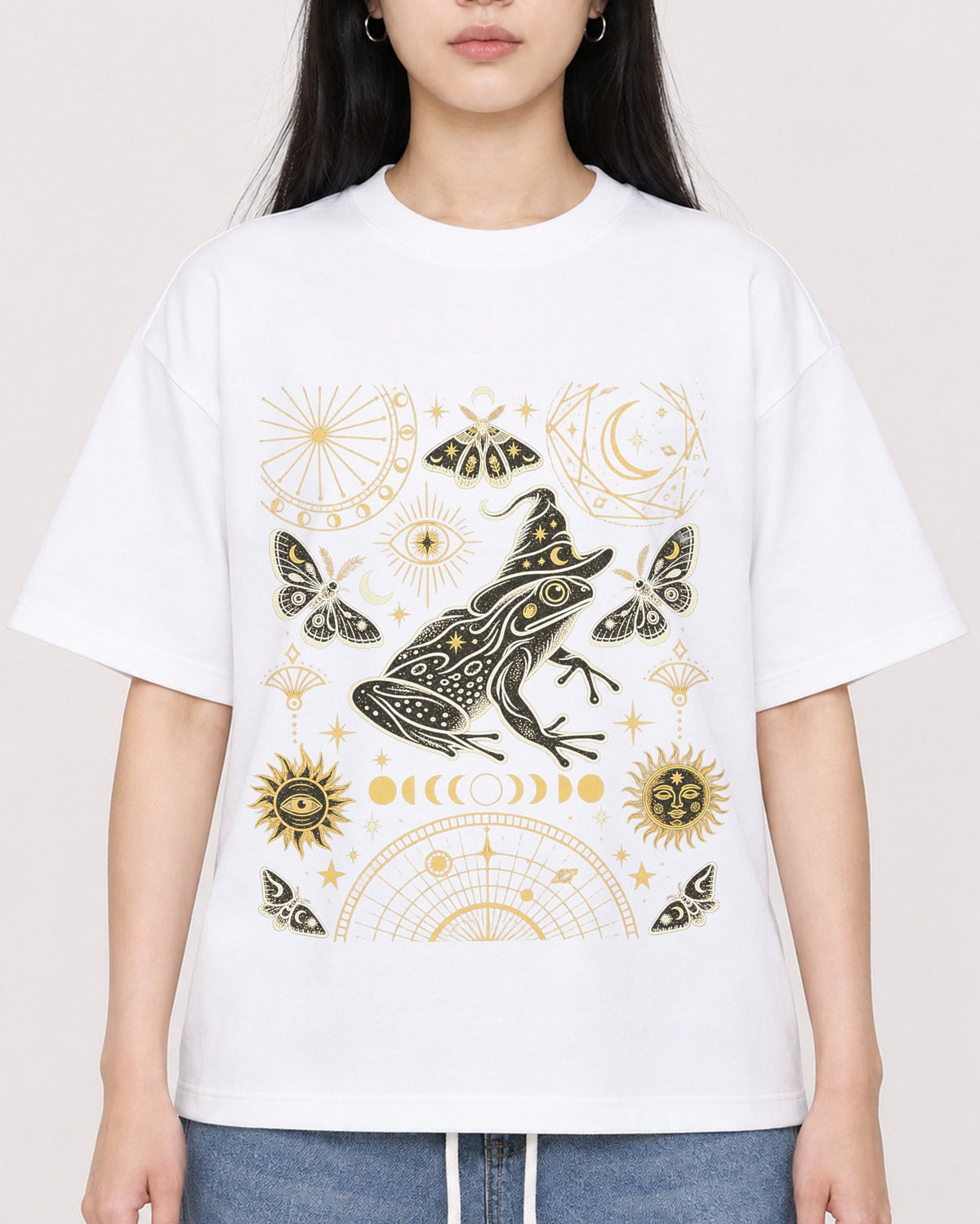 Mockup Boxy Heavyweight Tee White female close-up 01