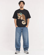 Mockup Boxy Heavyweight Tee Black male full-body 02