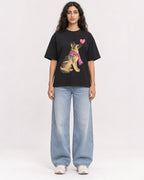 Mockup Boxy Heavyweight Tee Black female full-body 07