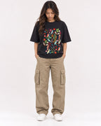 Mockup Boxy Heavyweight Tee Black female full-body 02