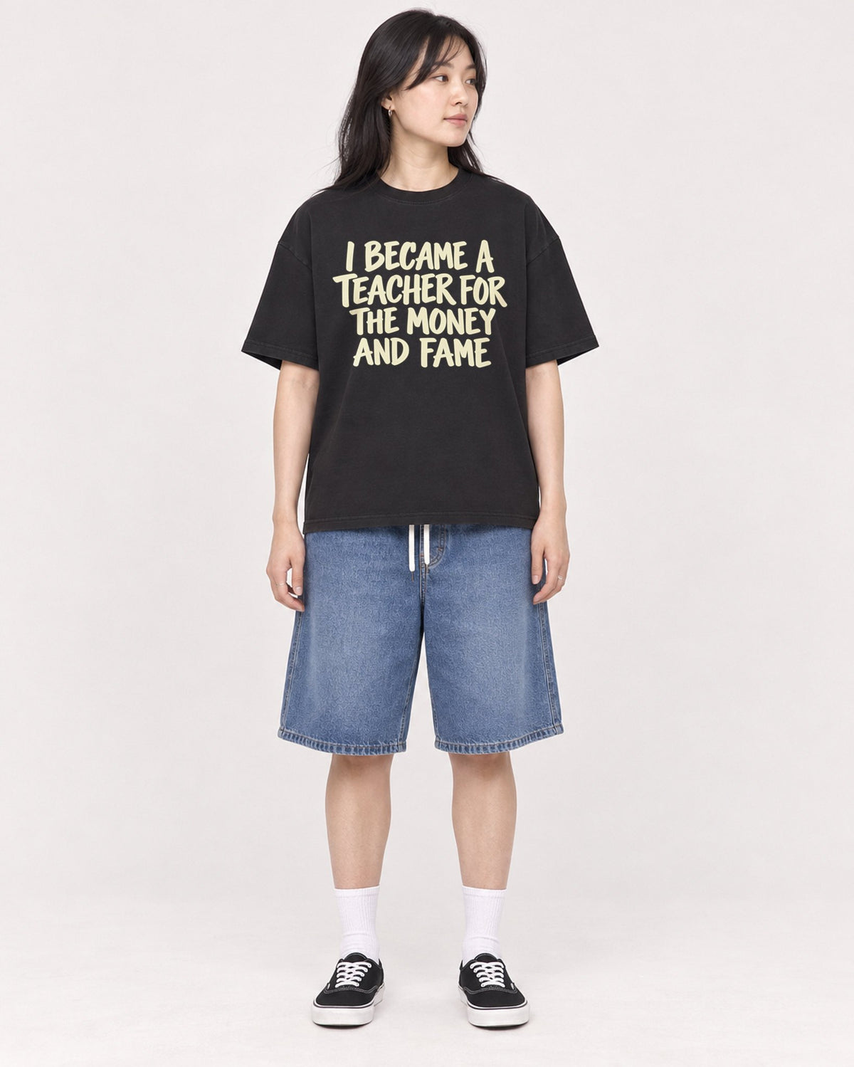 Mockup Boxy Heavyweight Tee Black female full-body 13