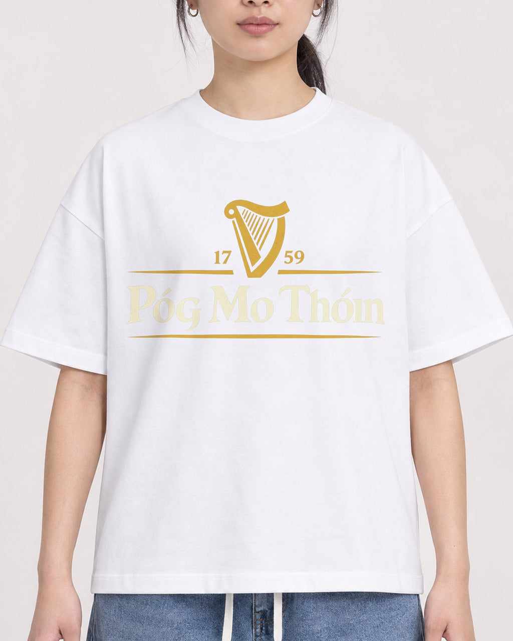 Mockup Boxy Heavyweight Tee White female close-up 21