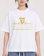 Mockup Boxy Heavyweight Tee White female close-up 21