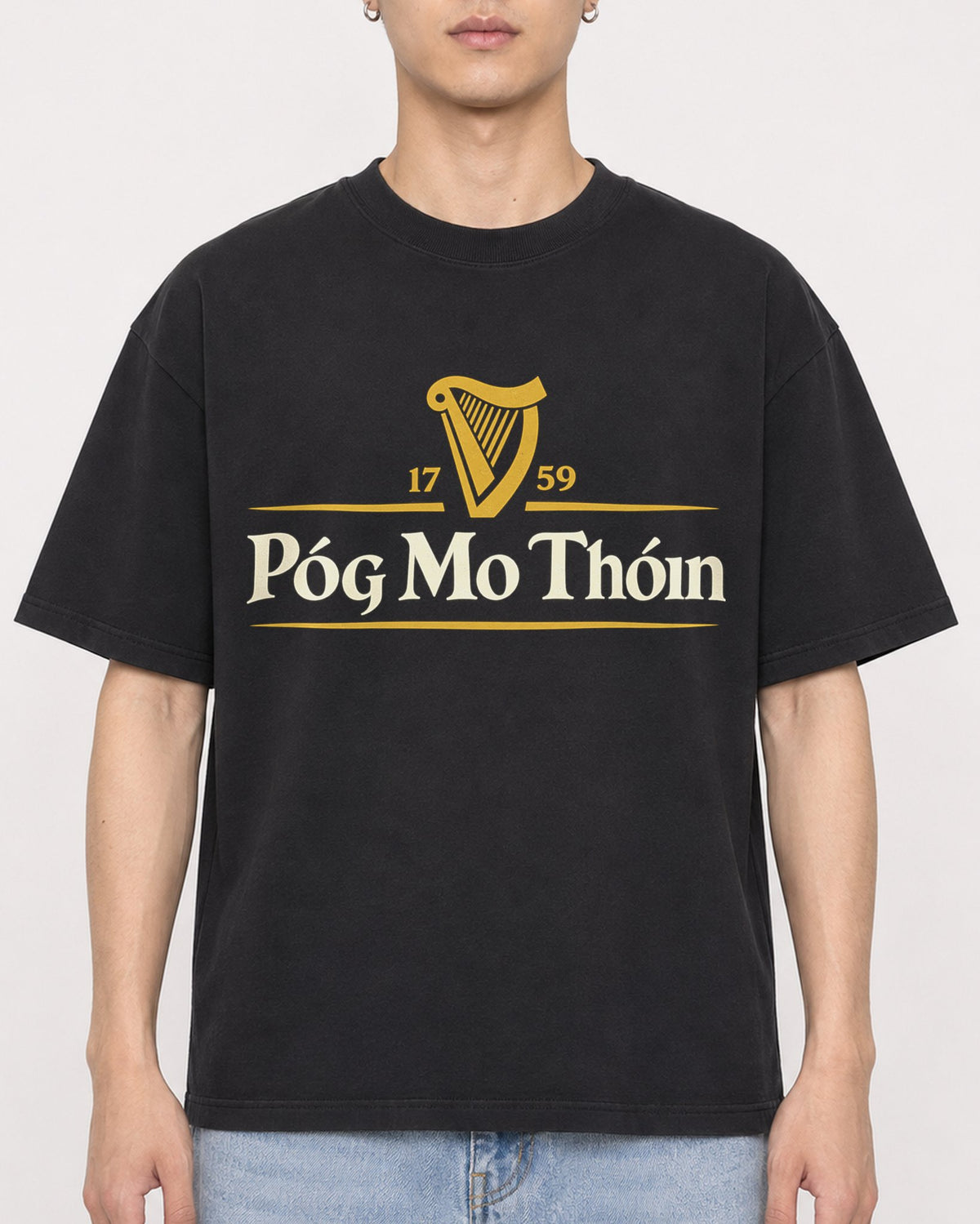 Mockup Boxy Heavyweight Tee Black male close-up 21