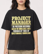 Mockup Boxy Heavyweight Tee Black female close-up 02