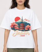 Mockup Boxy Heavyweight Tee White female close-up 02