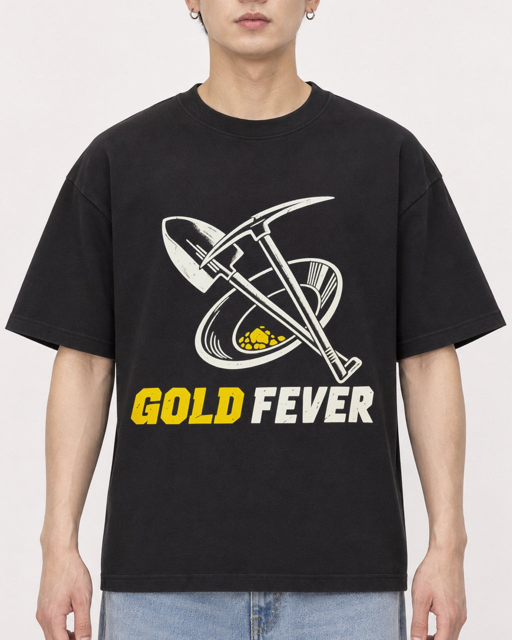 Mockup Boxy Heavyweight Tee Black male close-up 01