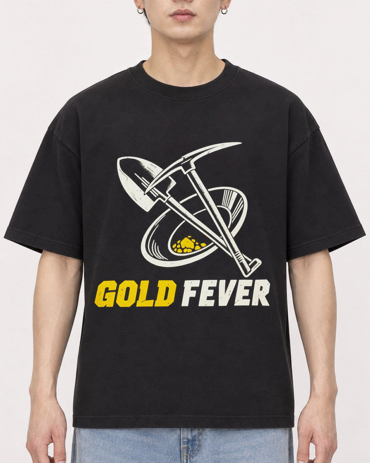 Mockup Boxy Heavyweight Tee Black male close-up 01