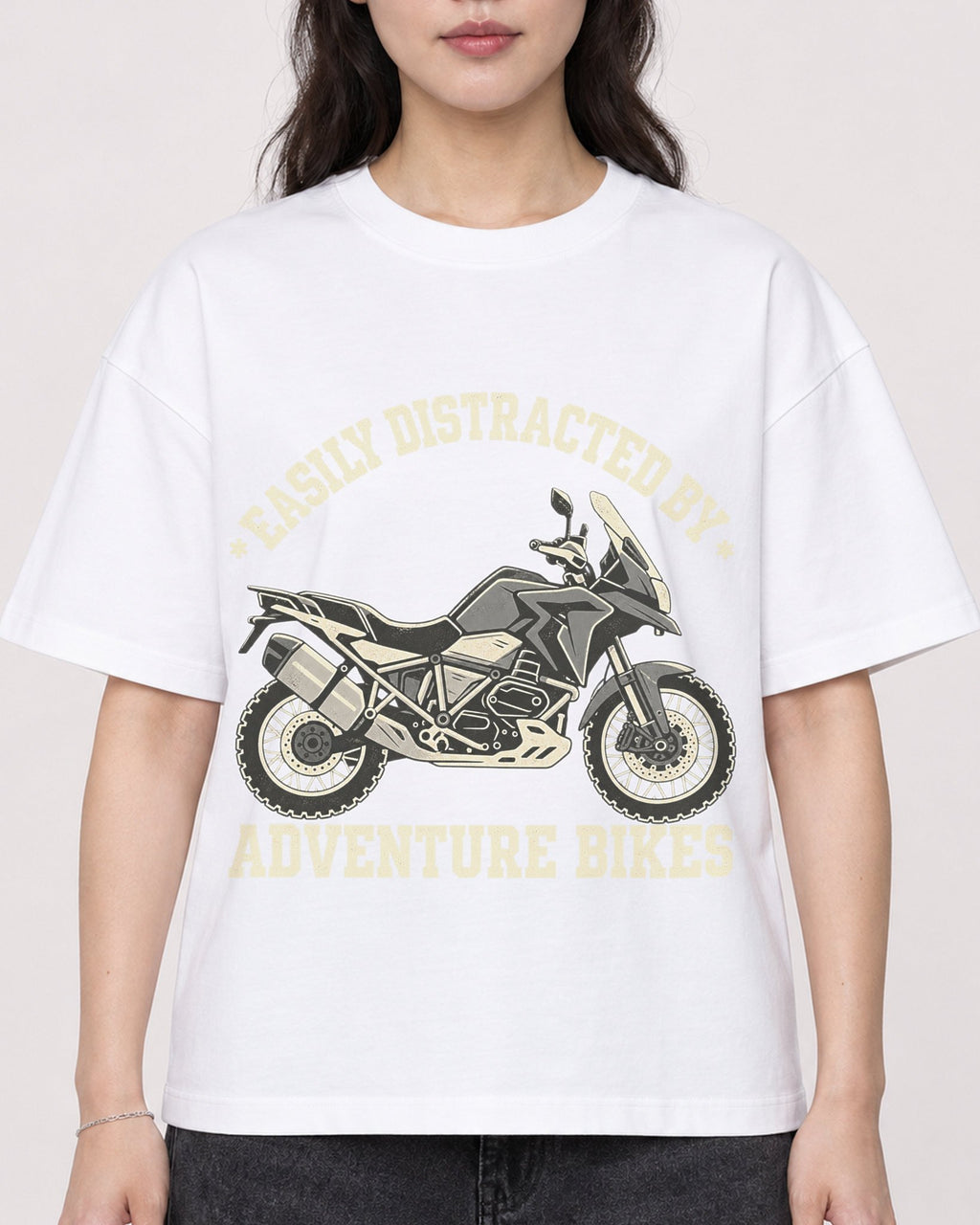 Mockup Boxy Heavyweight Tee White female close-up 03