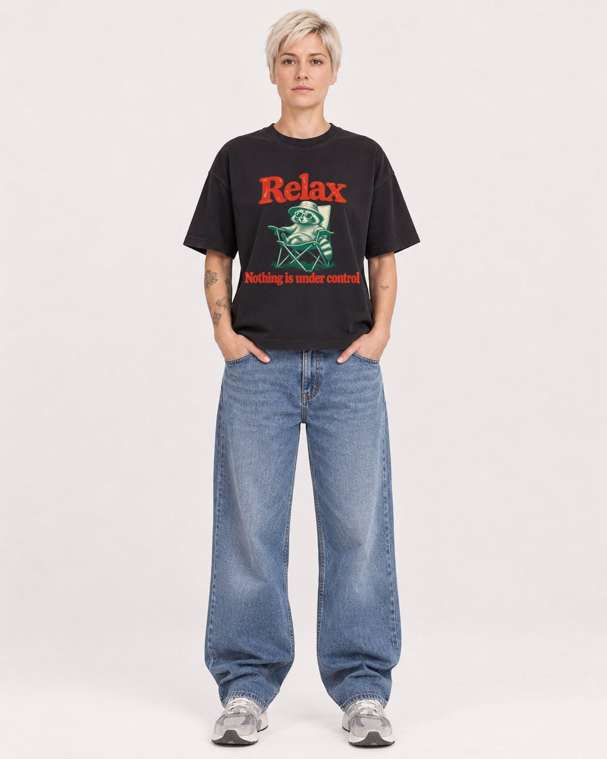 Mockup Boxy Heavyweight Tee Black female full-body 48
