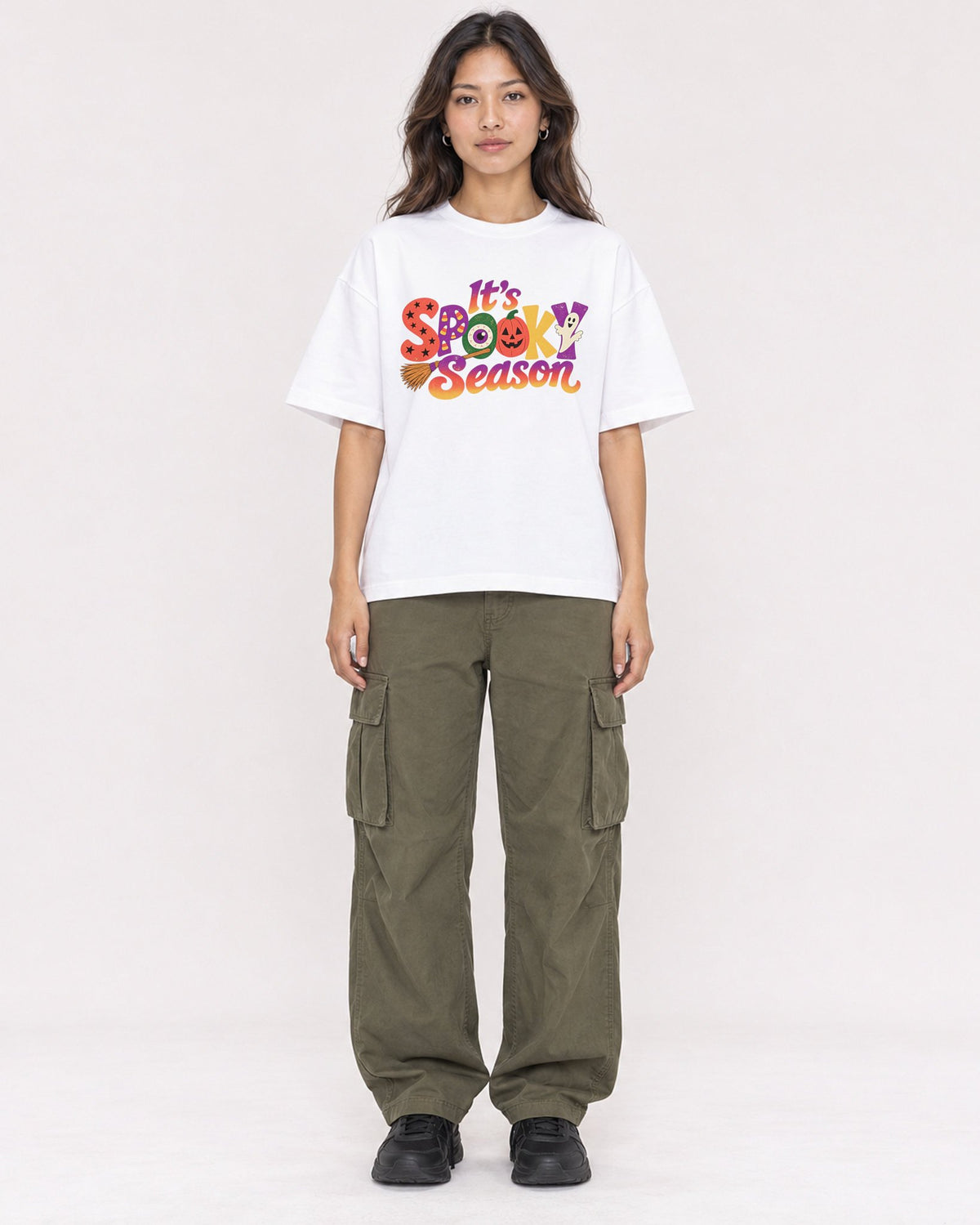 Mockup Boxy Heavyweight Tee White female full-body 02