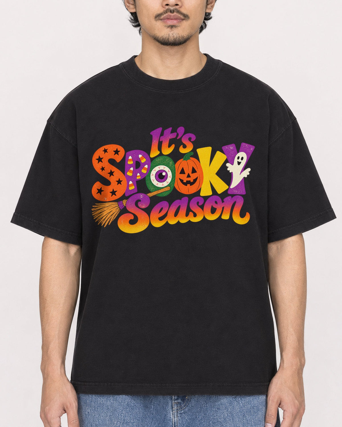 Mockup Boxy Heavyweight Tee Black male close-up 02