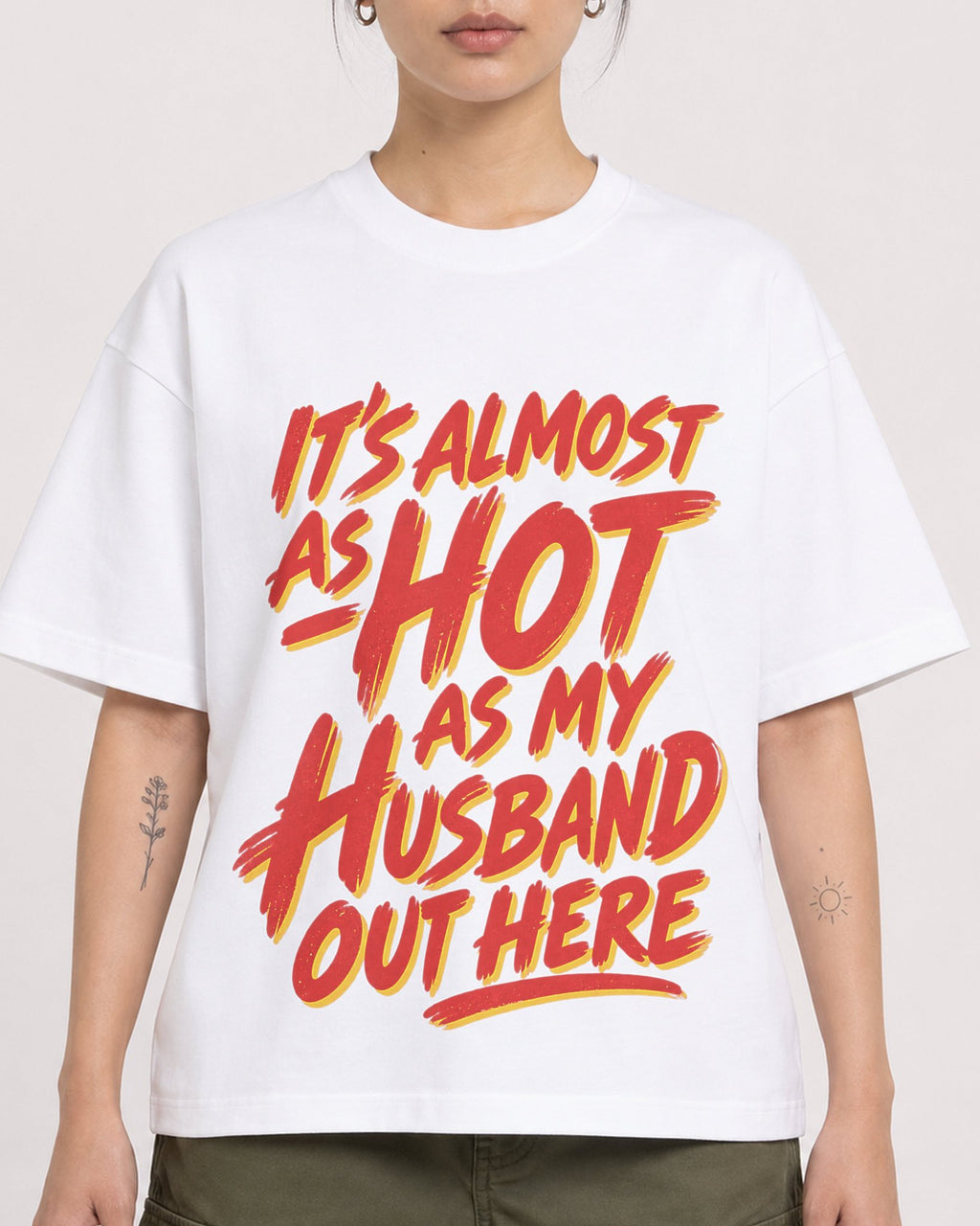 Mockup Boxy Heavyweight Tee White female close-up 12