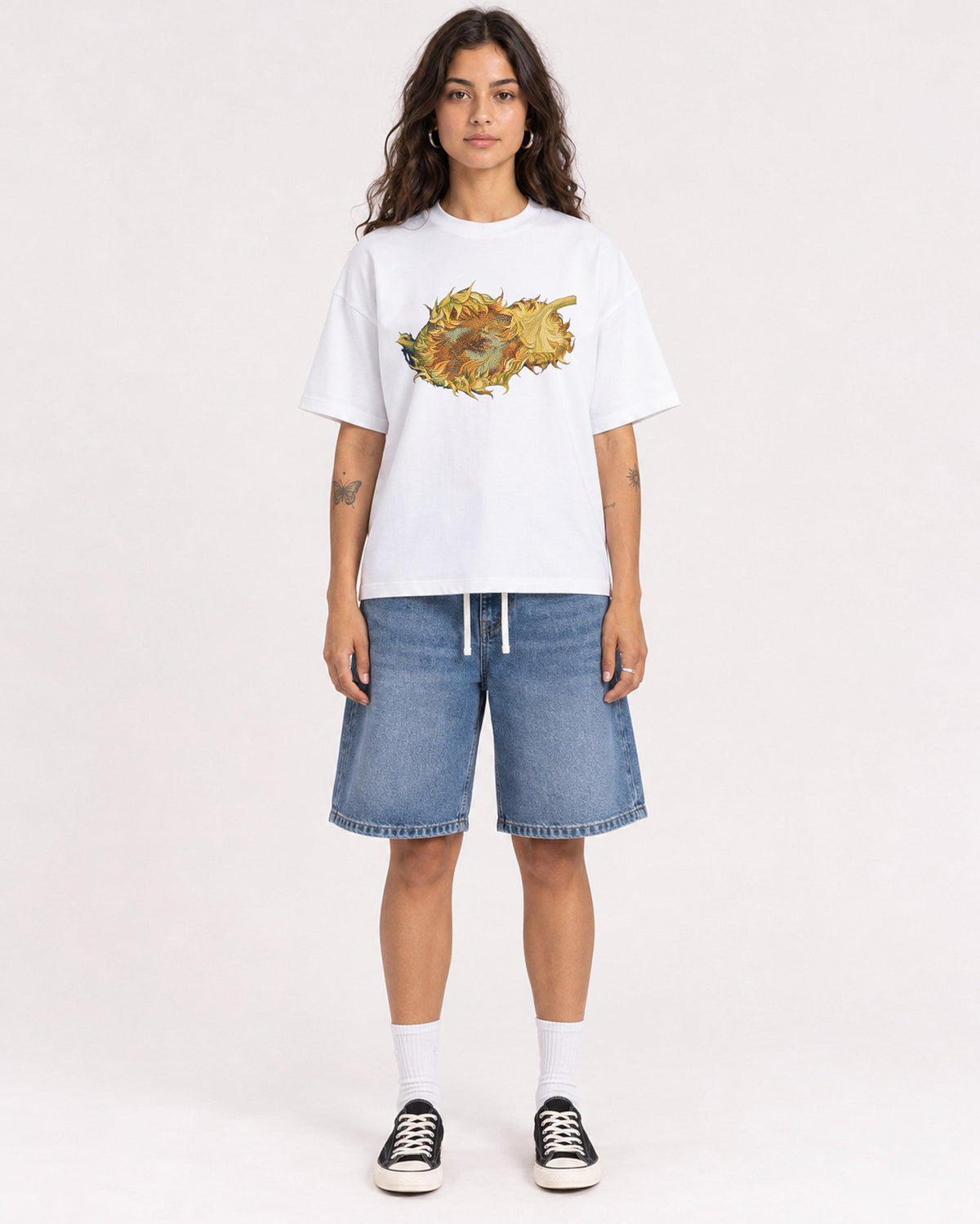 Mockup Boxy Heavyweight Tee White female full-body 06