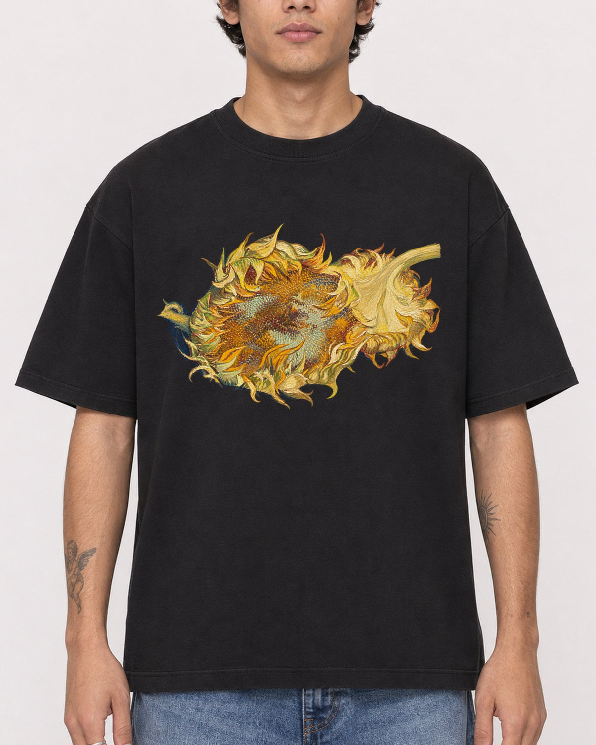 Mockup Boxy Heavyweight Tee Black male close-up 06