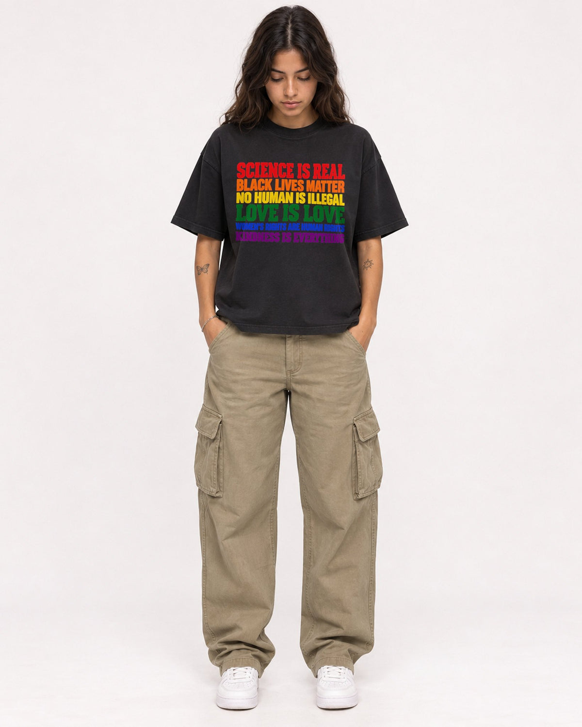 Mockup Boxy Heavyweight Tee Black female full-body 06