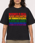 Mockup Boxy Heavyweight Tee Black female close-up 06