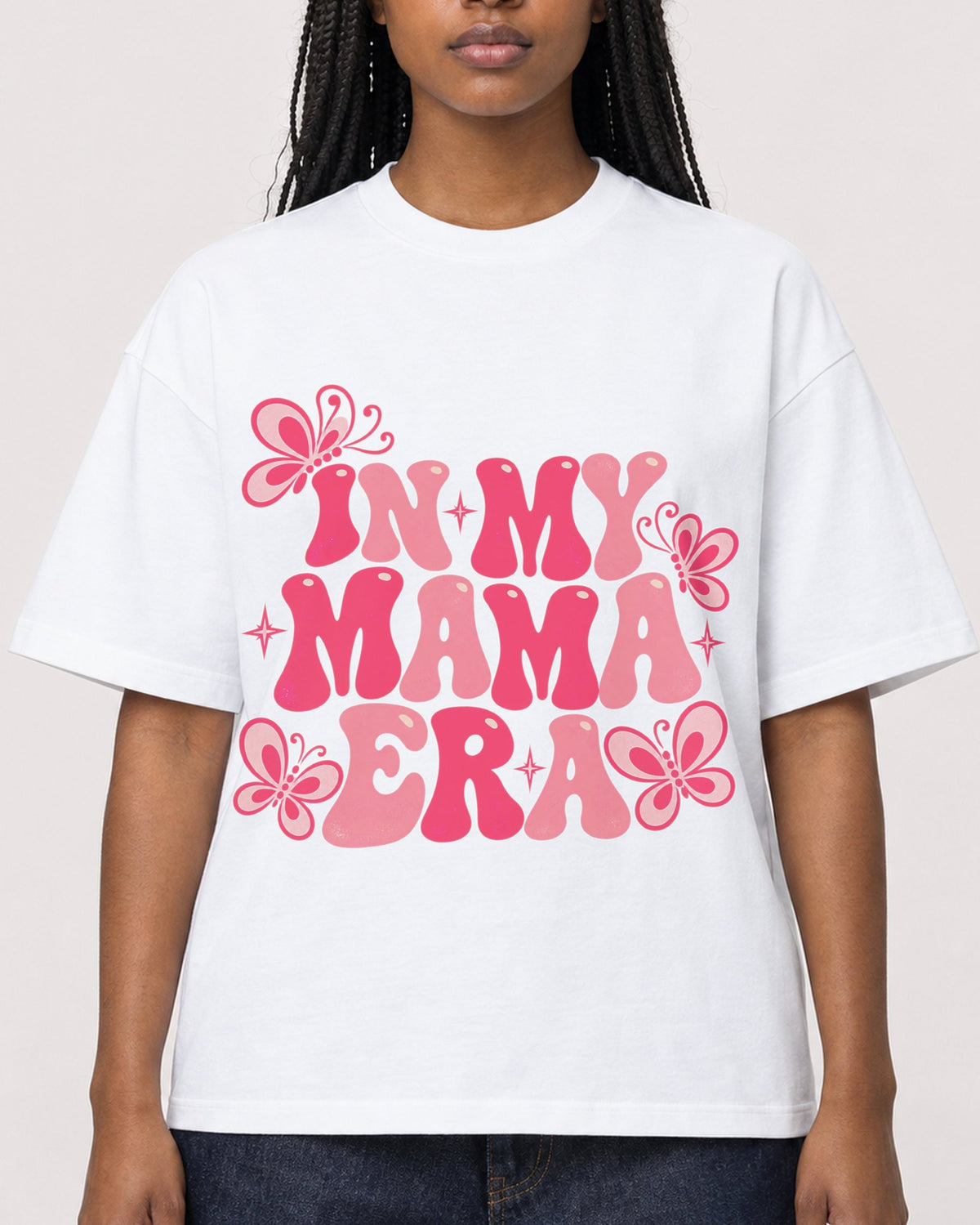 Mockup Boxy Heavyweight Tee White female close-up 04