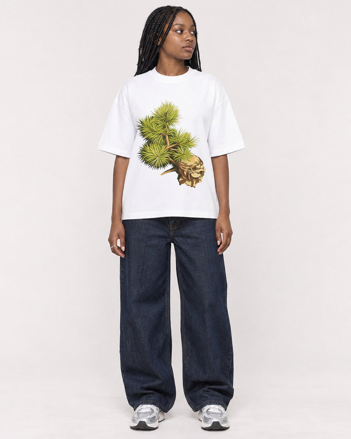 Mockup Boxy Heavyweight Tee White female full-body 04