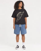 Mockup Boxy Heavyweight Tee Black female full-body 05
