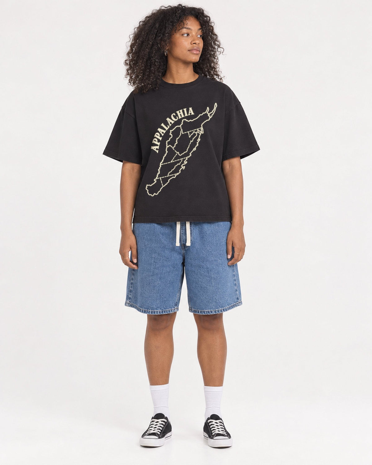 Mockup Boxy Heavyweight Tee Black female full-body 05