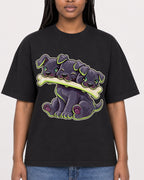 Mockup Boxy Heavyweight Tee Black female close-up 04