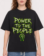 Mockup Boxy Heavyweight Tee Black female close-up 09