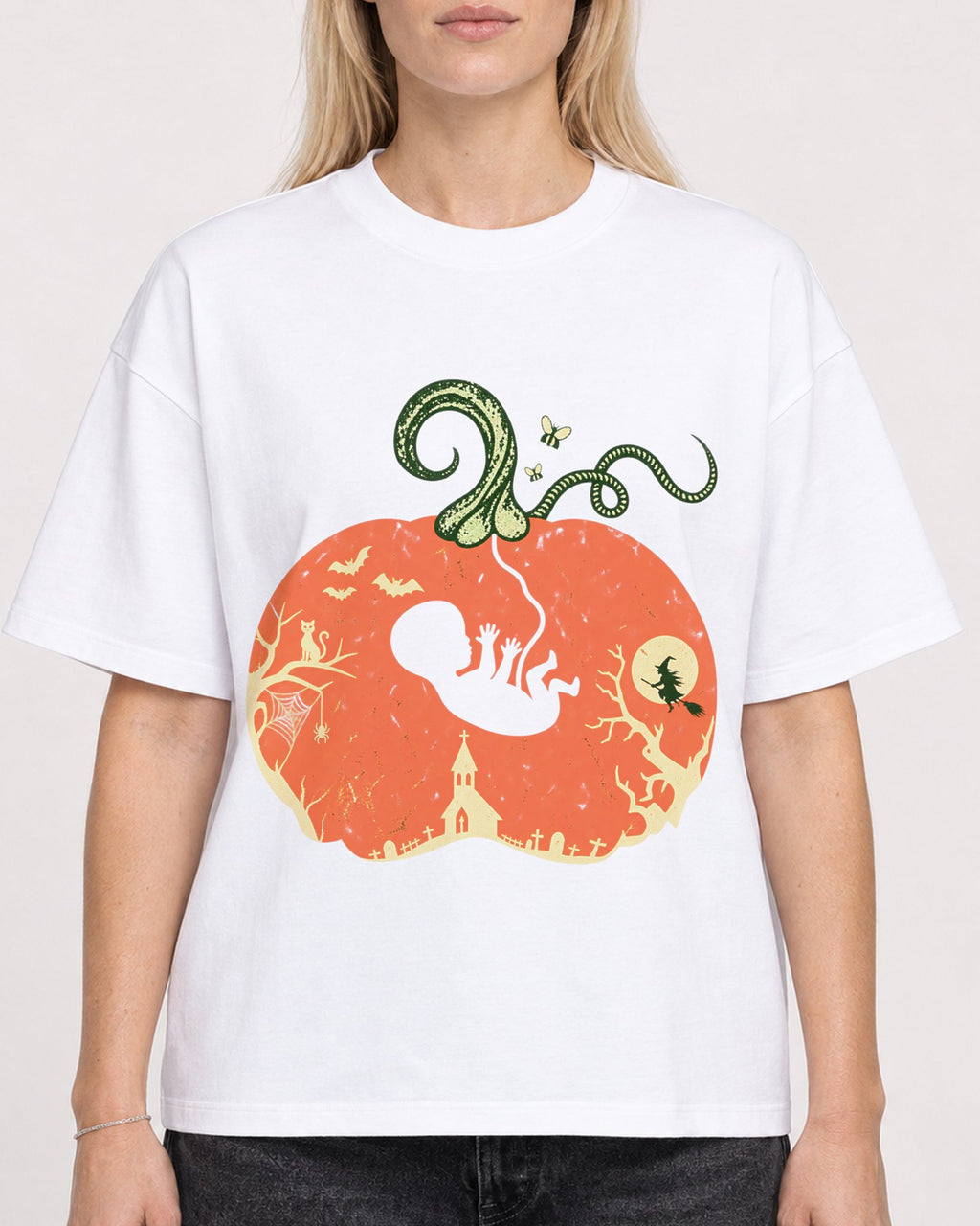 Mockup Boxy Heavyweight Tee White female close-up 08