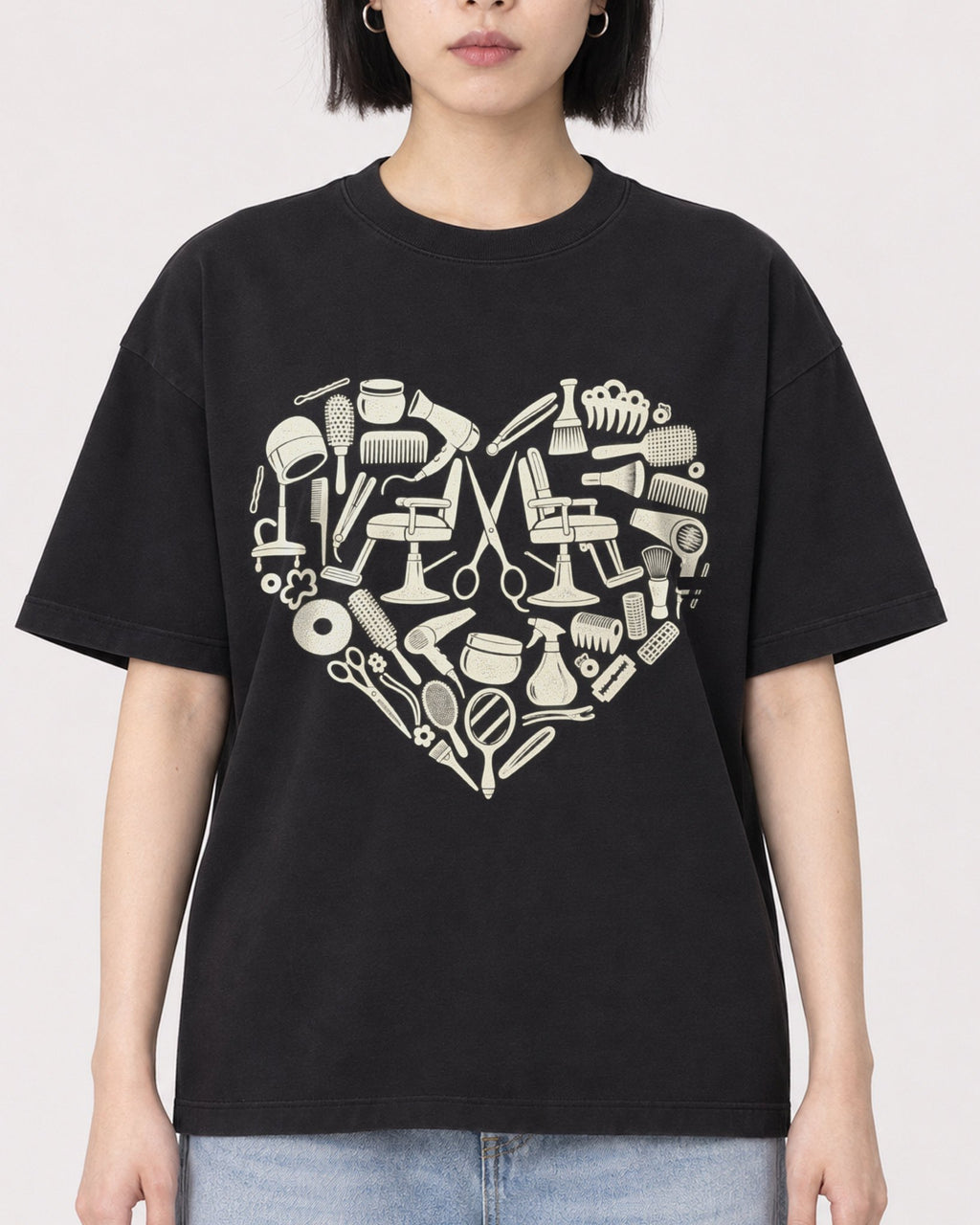 Mockup Boxy Heavyweight Tee Black female close-up 11